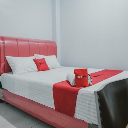 Hotel RedDoorz @ Jalan Pemuda Medan Zewnętrze zdjęcie
