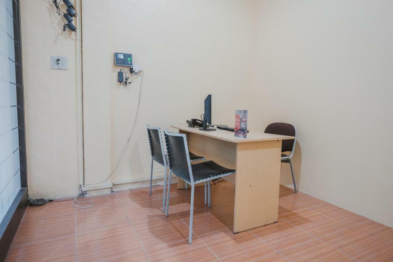 Hotel RedDoorz @ Jalan Pemuda Medan Zewnętrze zdjęcie