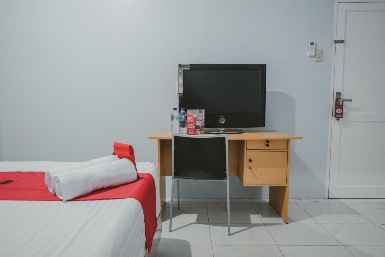 Hotel RedDoorz @ Jalan Pemuda Medan Zewnętrze zdjęcie