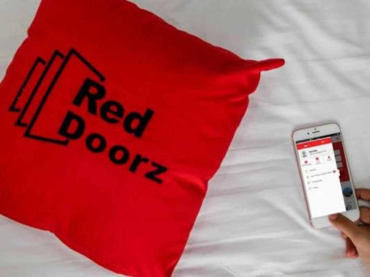 Hotel RedDoorz @ Jalan Pemuda Medan Zewnętrze zdjęcie
