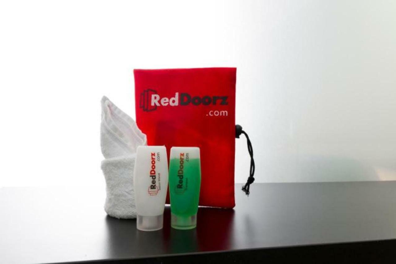 Hotel RedDoorz @ Jalan Pemuda Medan Zewnętrze zdjęcie